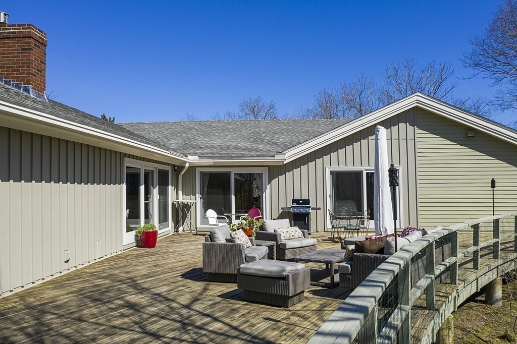 4 bed, 4+ bath apartment for rent at 39 Decatur St Unit SUMMER, East Gloucester — photo 3 of 38