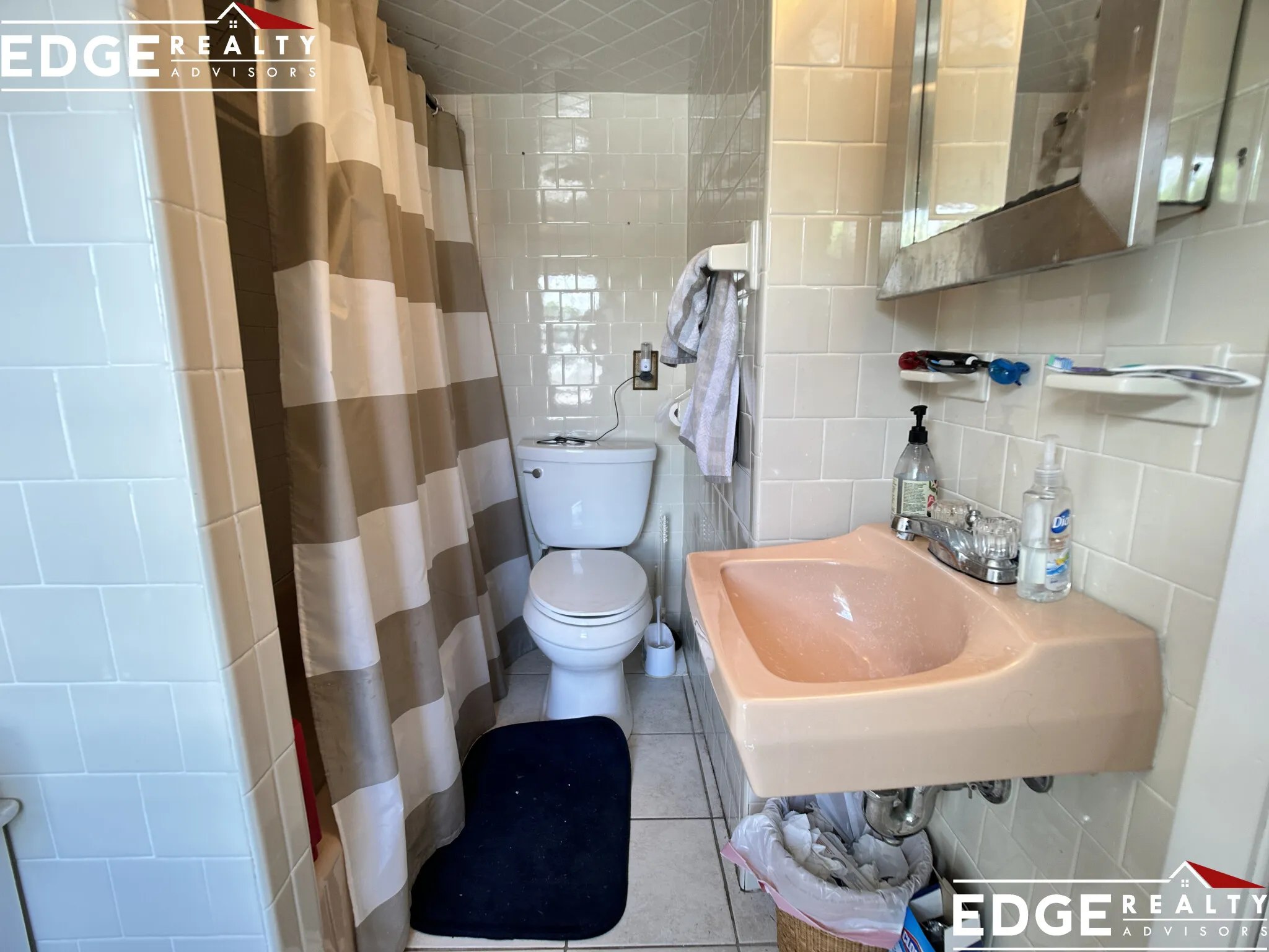 4 bed, 2 bath apartment for rent at 39 Donnybrook Rd Unit 1, Brighton — photo 11 of 14
