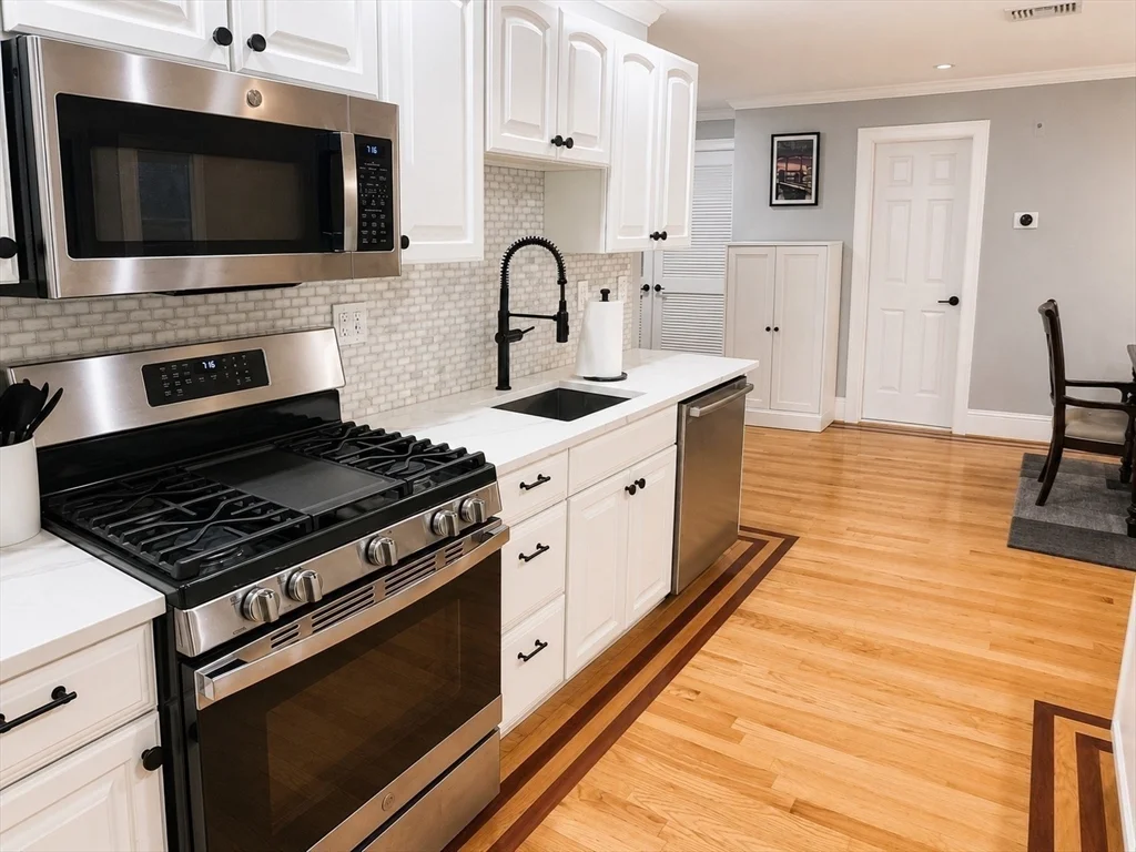 2 bed, 2 bath apartment for rent at 39 Dorchester St Unit 2, South Boston — photo 4 of 16