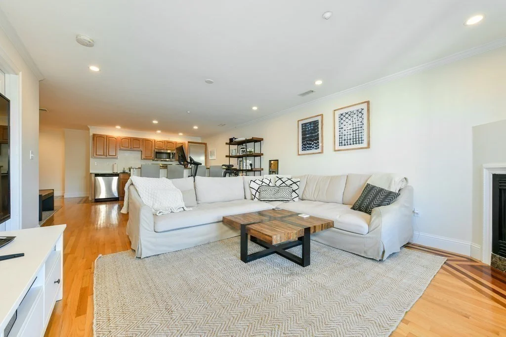 2 bed, 2 bath apartment for rent at 39 Dorchester St Unit 5, South Boston — photo 6 of 19
