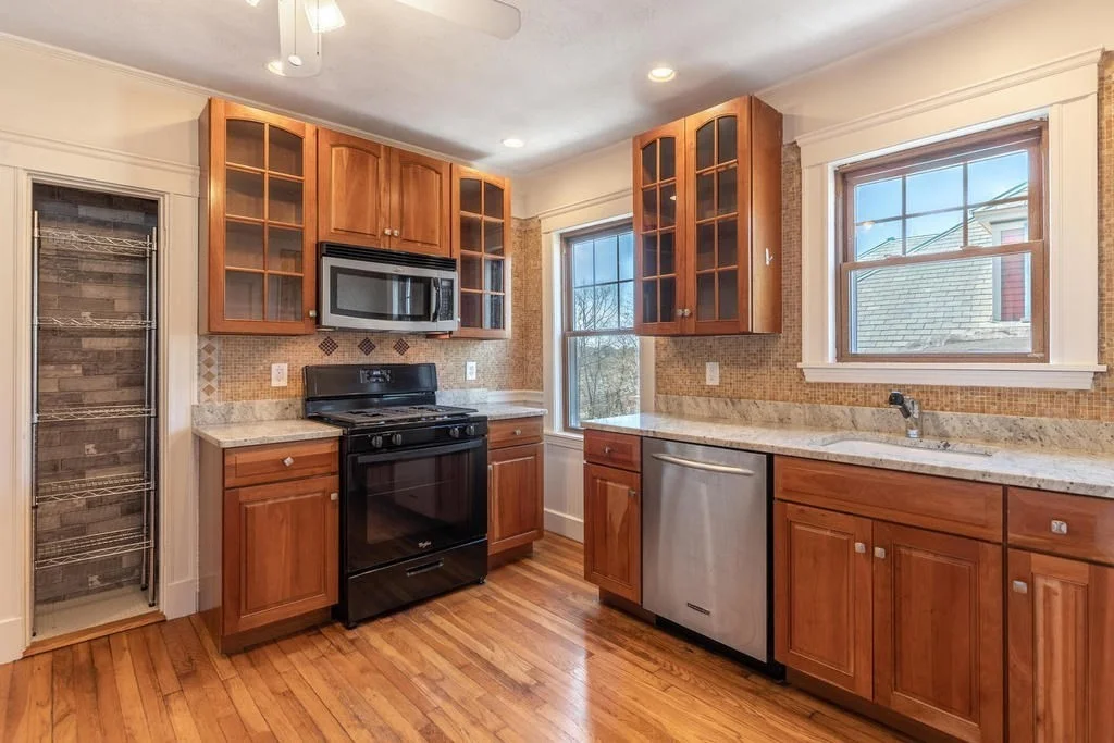 2 bed, 1 bath apartment for rent at 39 Downer Ave Unit 3, Dorchester — photo 4 of 12