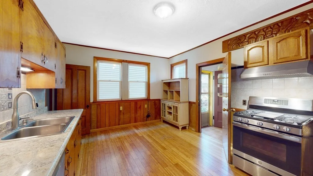 5 bed, 2 bath apartment for rent at 39 Dracut St Unit 39, Boston — photo 6 of 23