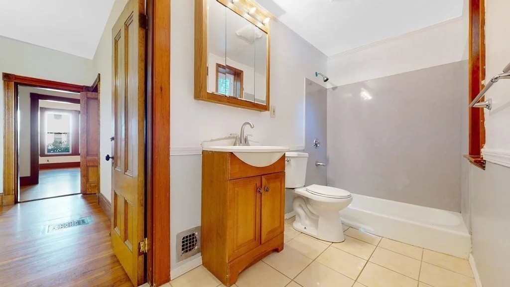 5 bed, 2 bath apartment for rent at 39 Dracut St Unit 39, Boston — photo 10 of 23