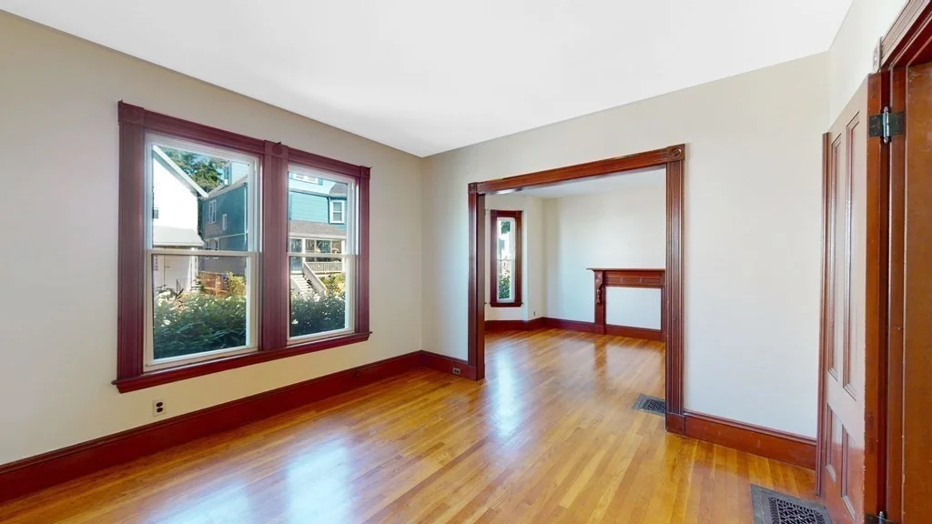5 bed, 2 bath apartment for rent at 39 Dracut St Unit 39, Boston — photo 4 of 23