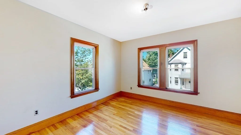 5 bed, 2 bath apartment for rent at 39 Dracut St Unit 39, Boston — photo 15 of 23