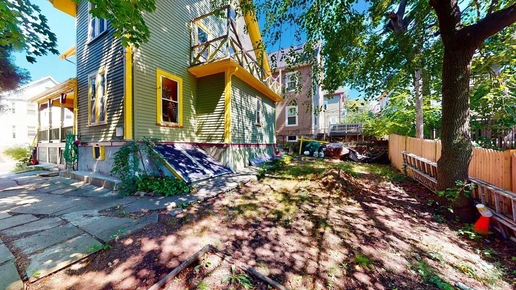 5 bed, 2 bath apartment for rent at 39 Dracut St Unit 39, Boston — photo 22 of 23