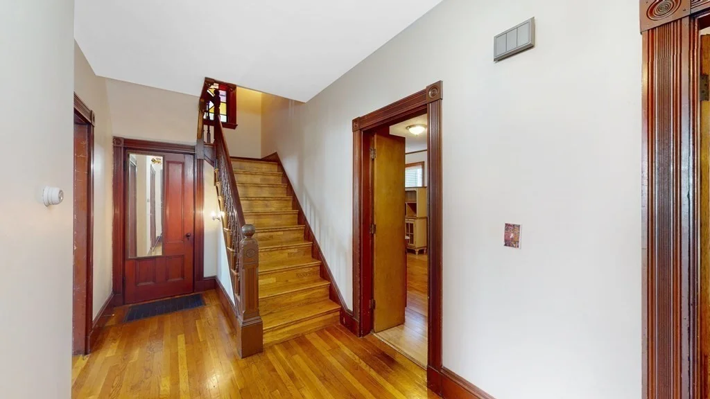 5 bed, 2 bath apartment for rent at 39 Dracut St Unit 39, Boston — photo 11 of 23