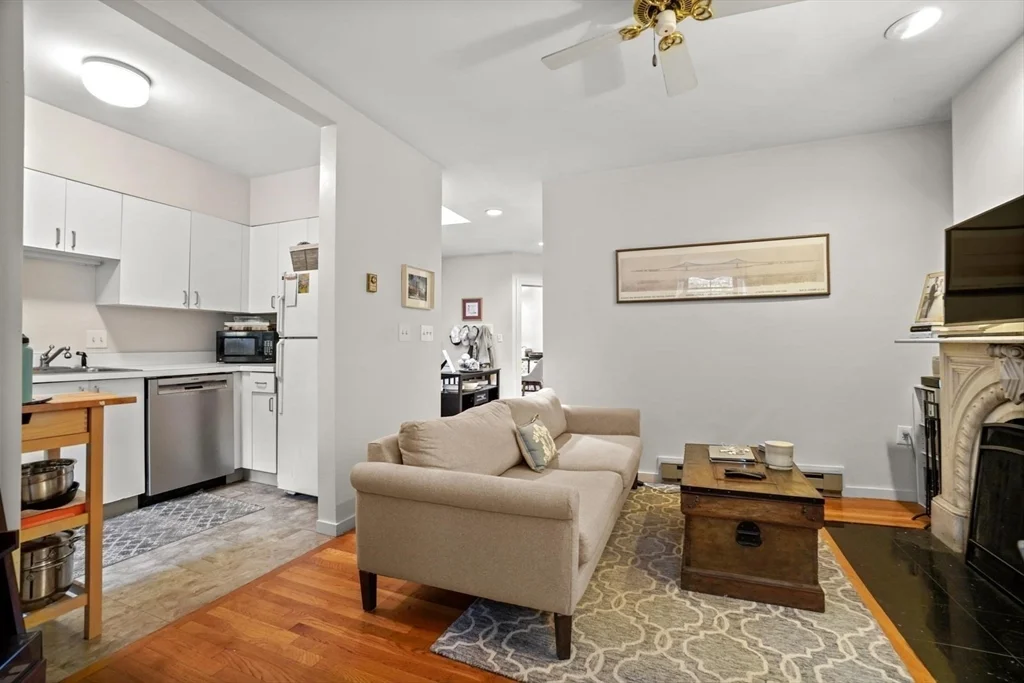 2 bed, 1 bath apartment for rent at 39 Dwight St Unit 4, South End — photo 5 of 18