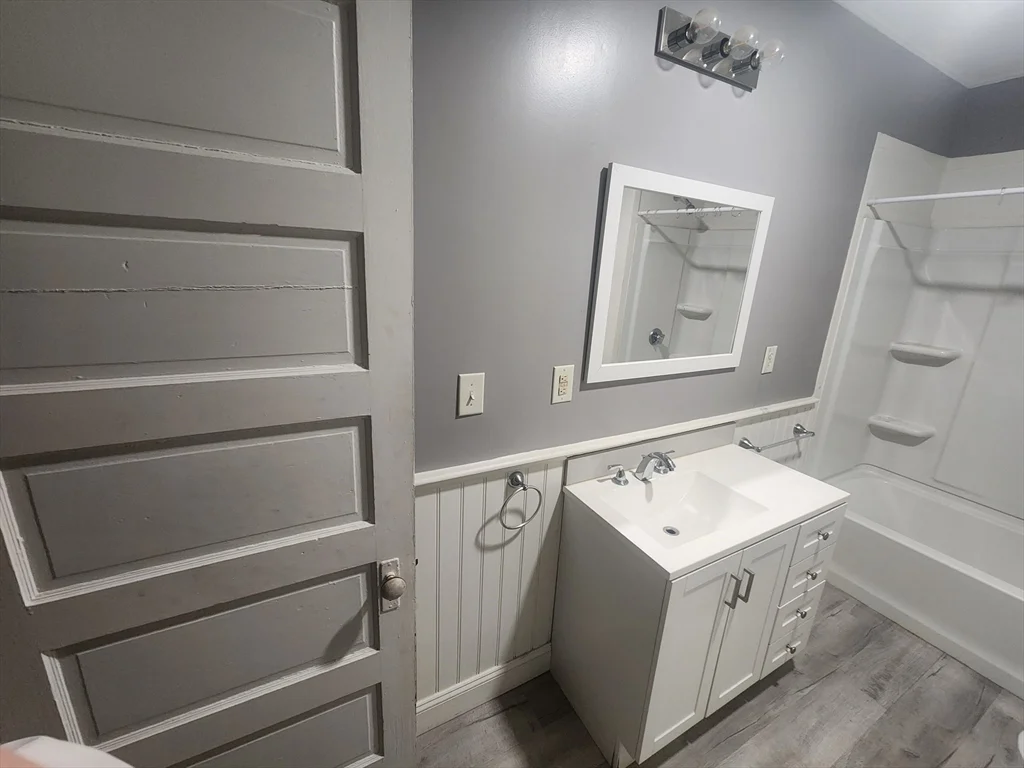 2 bed, 1 bath apartment for rent at 39 Elmwood Unit 1, North Attleboro — photo 5 of 12