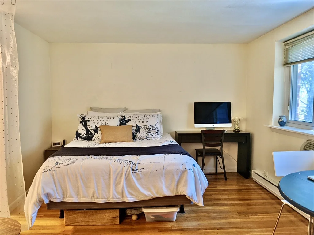 Studio bed, 1 bath apartment for rent at 39 Englewood Ave Unit 14, Brighton — photo 3 of 8