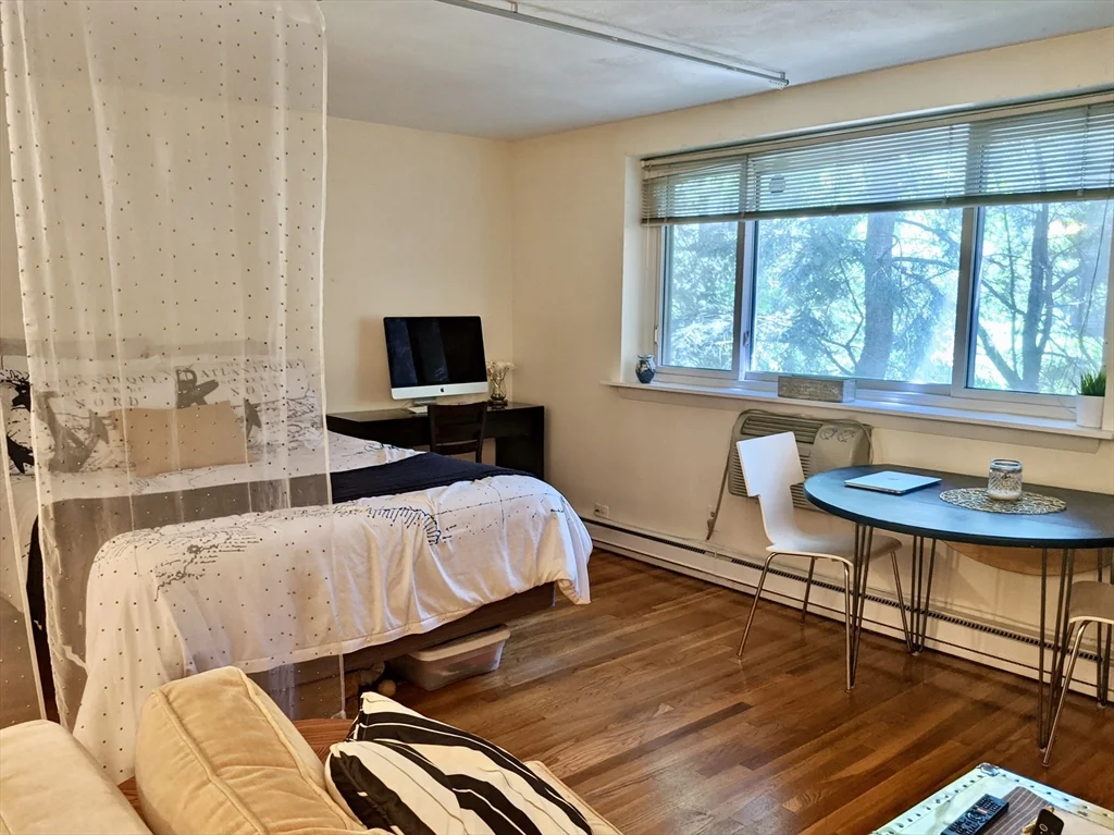 Studio bed, 1 bath apartment for rent at 39 Englewood Ave Unit 14, Brighton — photo 7 of 8