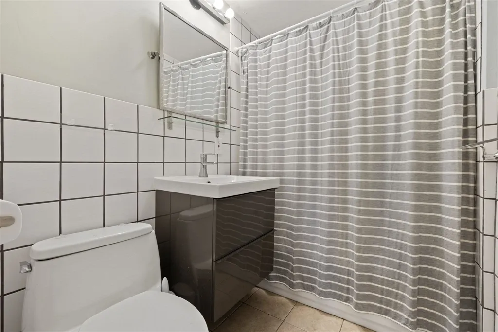 1 bed, 1 bath apartment for rent at 39 Englewood Ave Unit 17, Brighton — photo 9 of 14