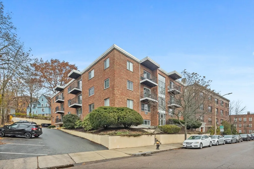 1 bed, 1 bath apartment for rent at 39 Englewood Ave Unit 17, Brighton — photo 14 of 14