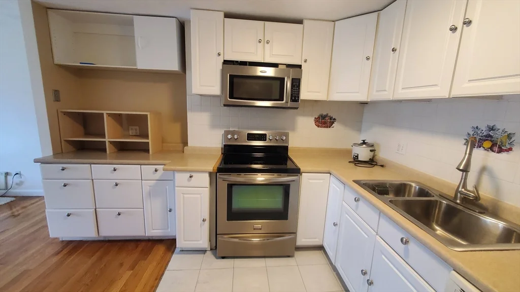 2 bed, 1 bath apartment for rent at 39 Englewood Unit 16, Brighton — photo 10 of 24