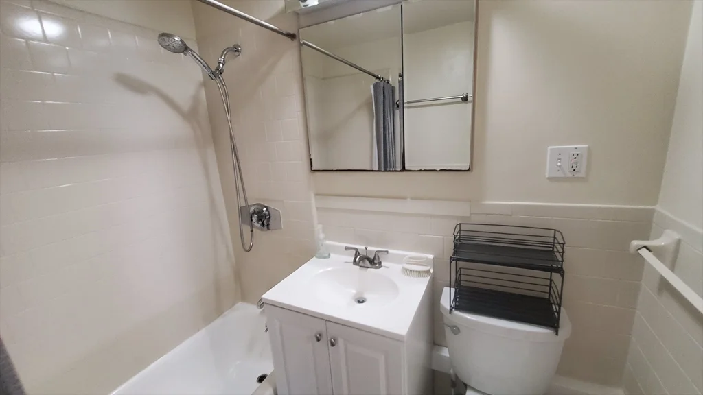 2 bed, 1 bath apartment for rent at 39 Englewood Unit 16, Brighton — photo 22 of 24