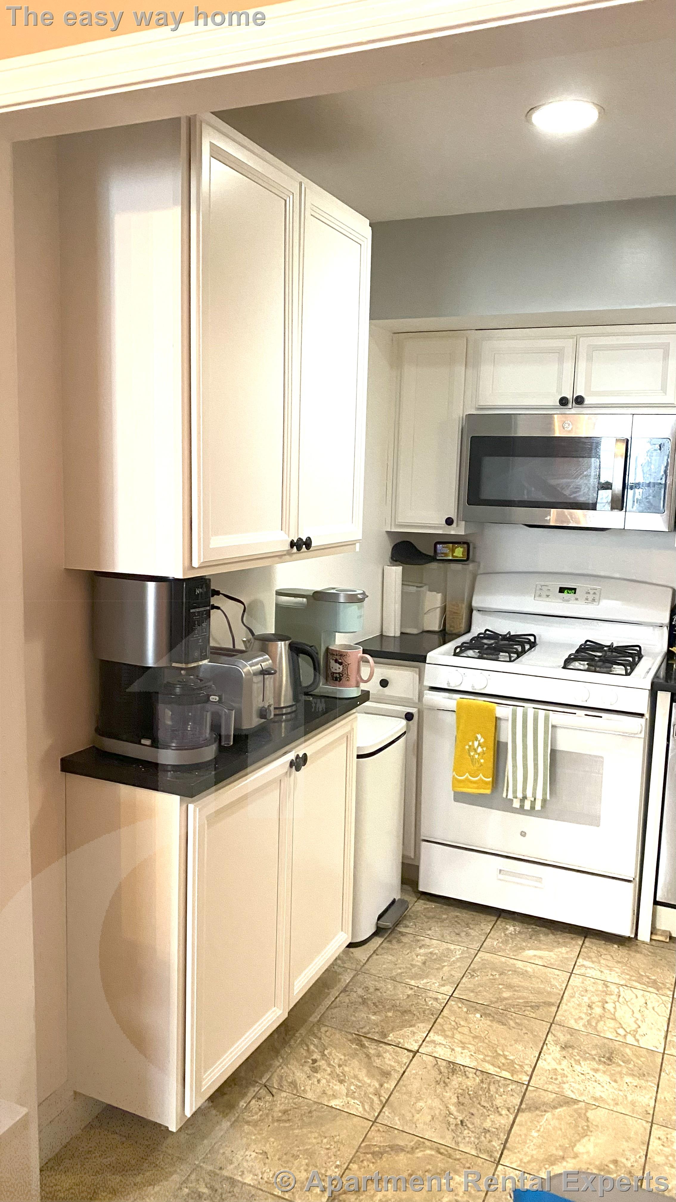 2 bed, 1 bath apartment for rent at 39 Florence St Unit 1, Sullivan Square — photo 2 of 19