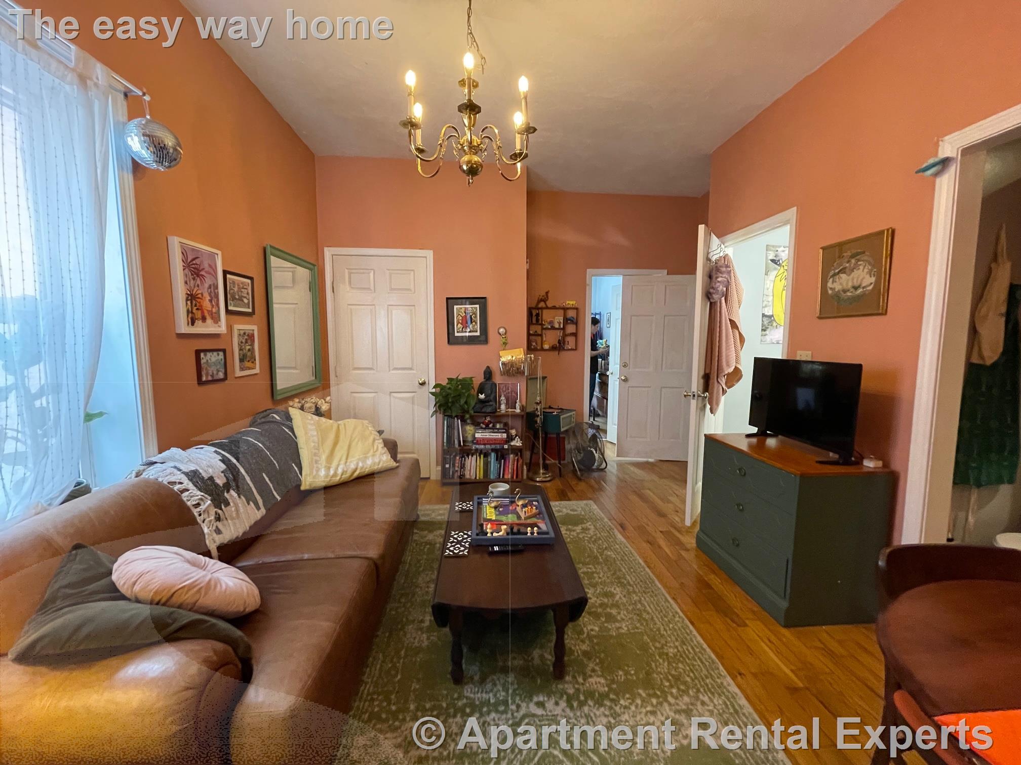2 bed, 1 bath apartment for rent at 39 Florence St Unit 1, Sullivan Square — photo 5 of 19