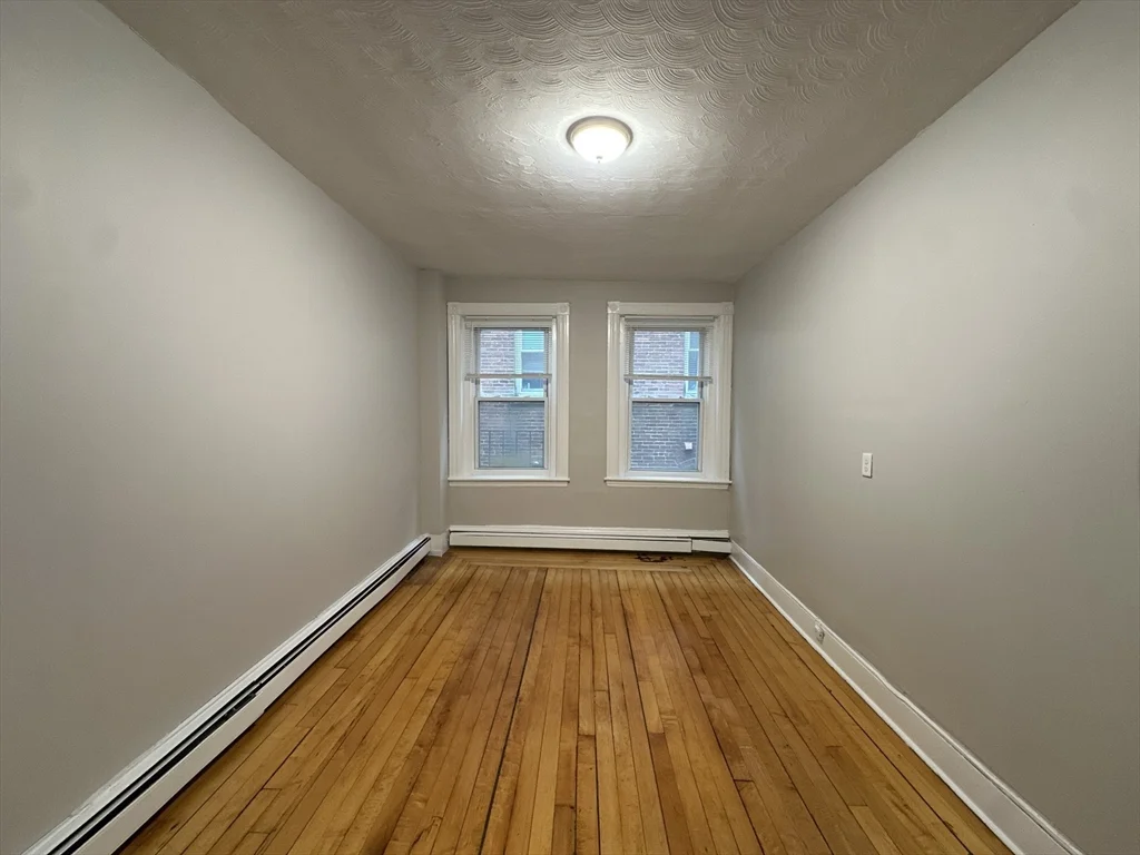 3 bed, 1 bath apartment for rent at 39 Forest St Unit 2, Roxbury — photo 15 of 18