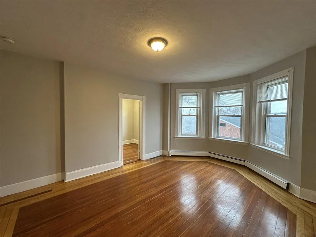 3 bed, 1 bath apartment for rent at 39 Forest St Unit 2, Roxbury — photo 2 of 18