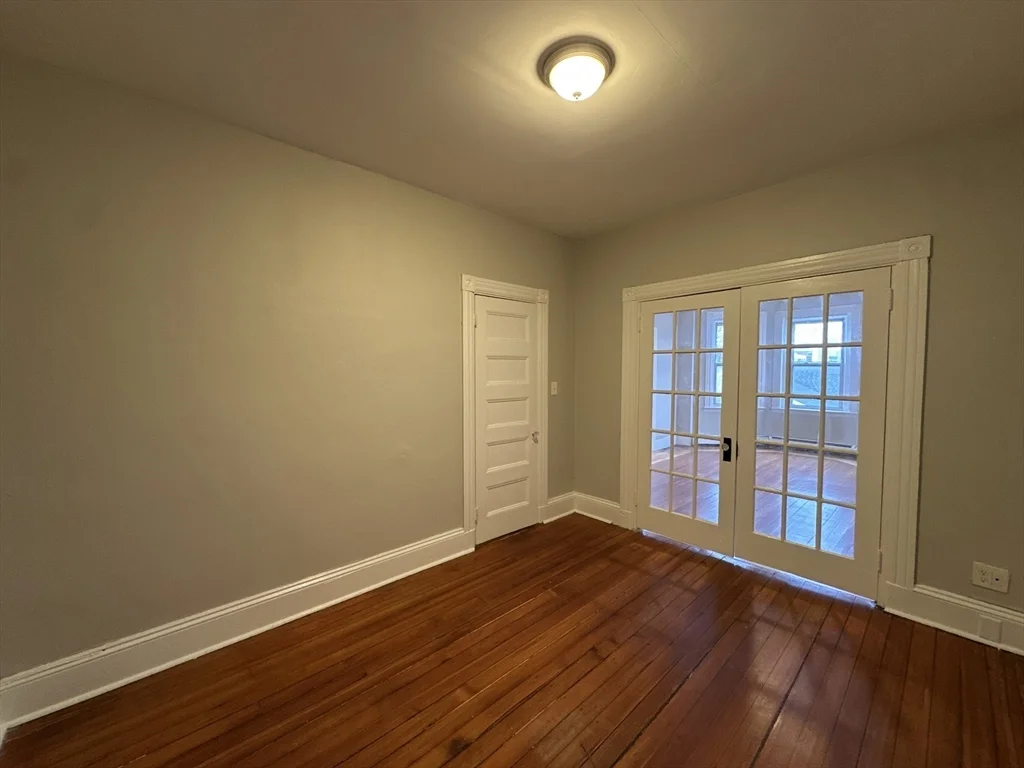3 bed, 1 bath apartment for rent at 39 Forest St Unit 2, Roxbury — photo 8 of 18