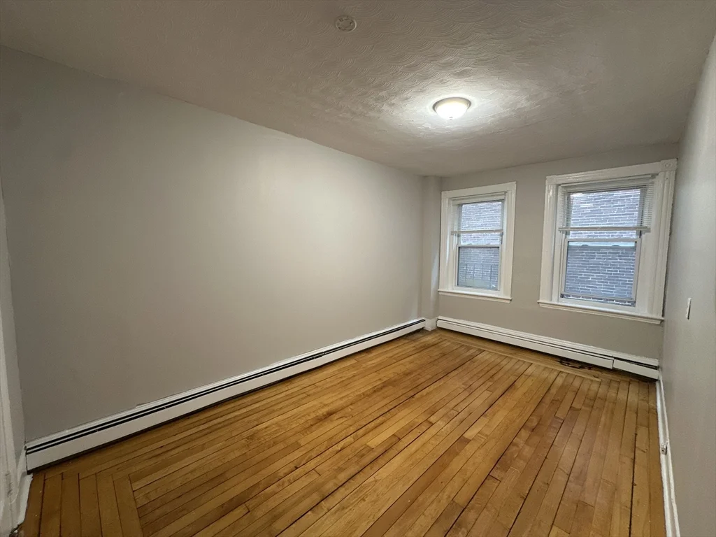 3 bed, 1 bath apartment for rent at 39 Forest St Unit 2, Roxbury — photo 13 of 18