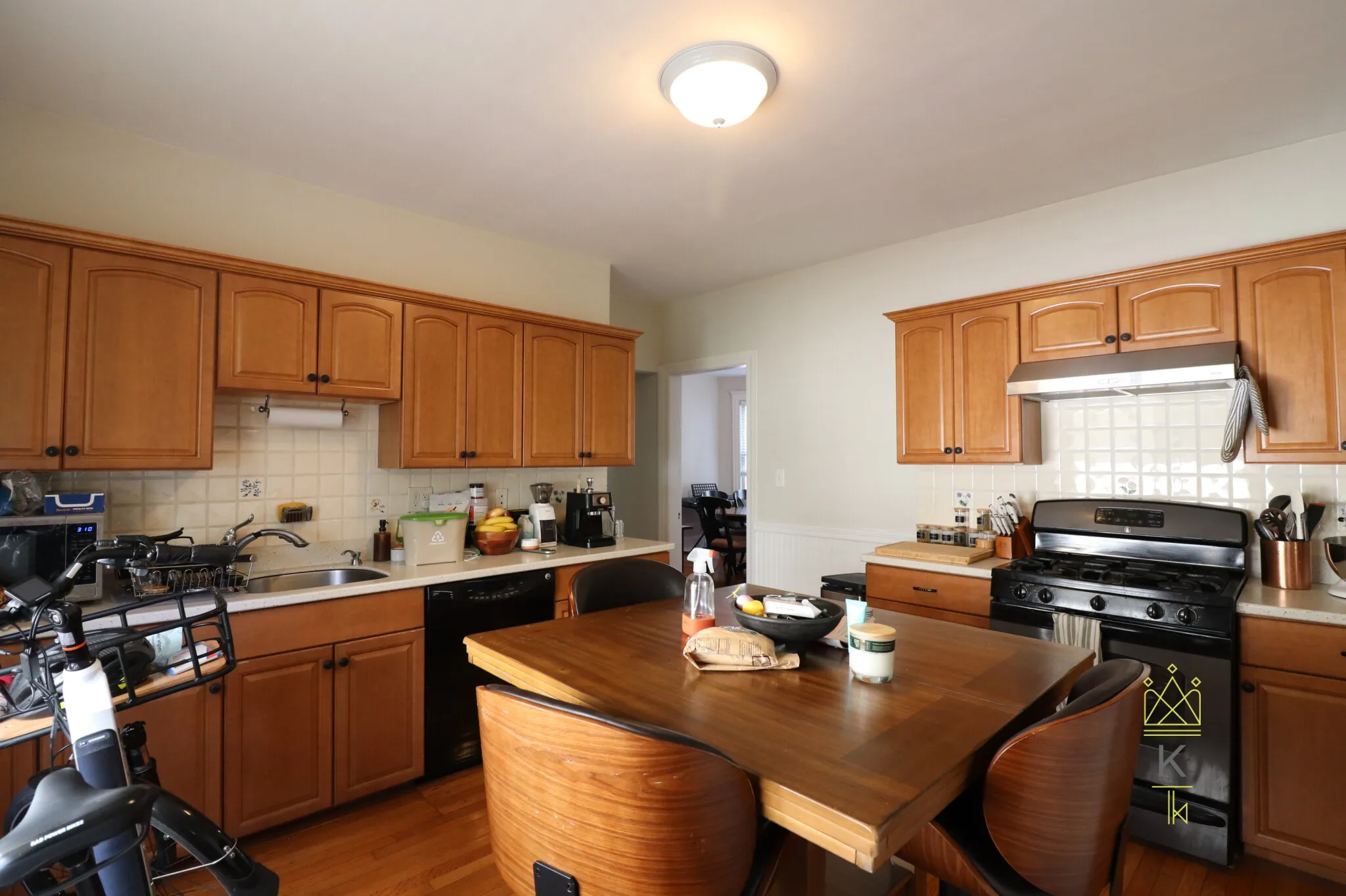 3 bed, 1 bath apartment for rent at 39 Foster St Unit 1, Oak Square — photo 15 of 24