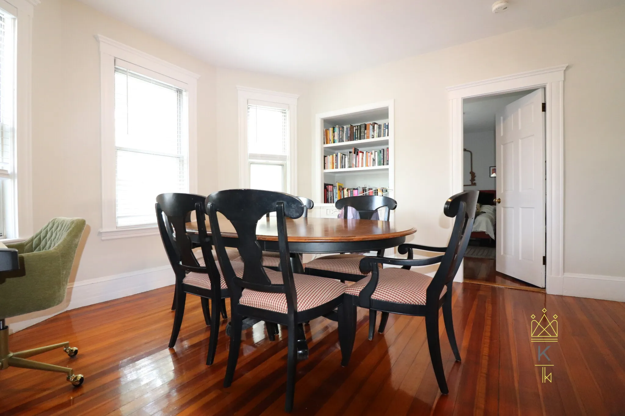 3 bed, 1 bath apartment for rent at 39 Foster St Unit 1, Oak Square — photo 4 of 24