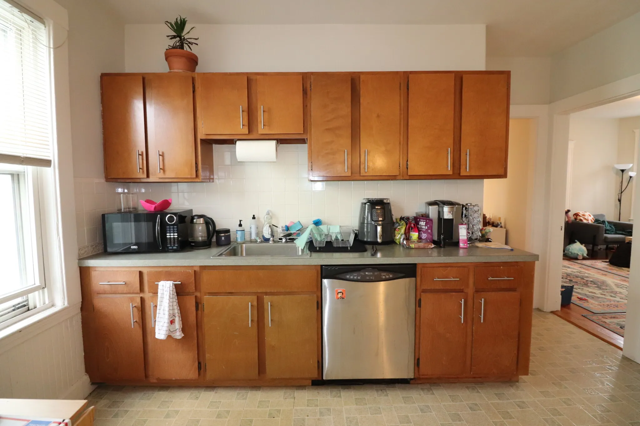 2 bed, 1 bath apartment for rent at 39 Foster St Unit 3, Oak Square — photo 16 of 20