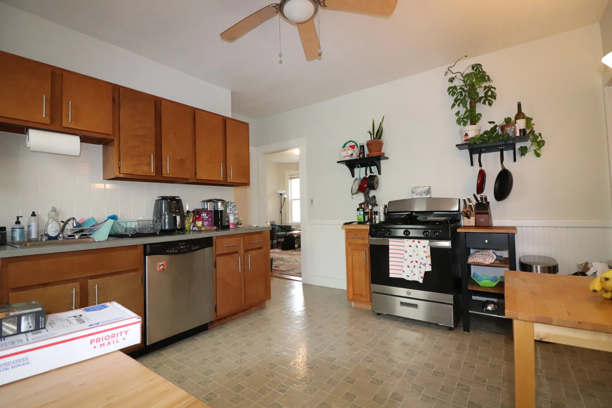 2 bed, 1 bath apartment for rent at 39 Foster St Unit 3, Oak Square — photo 15 of 20