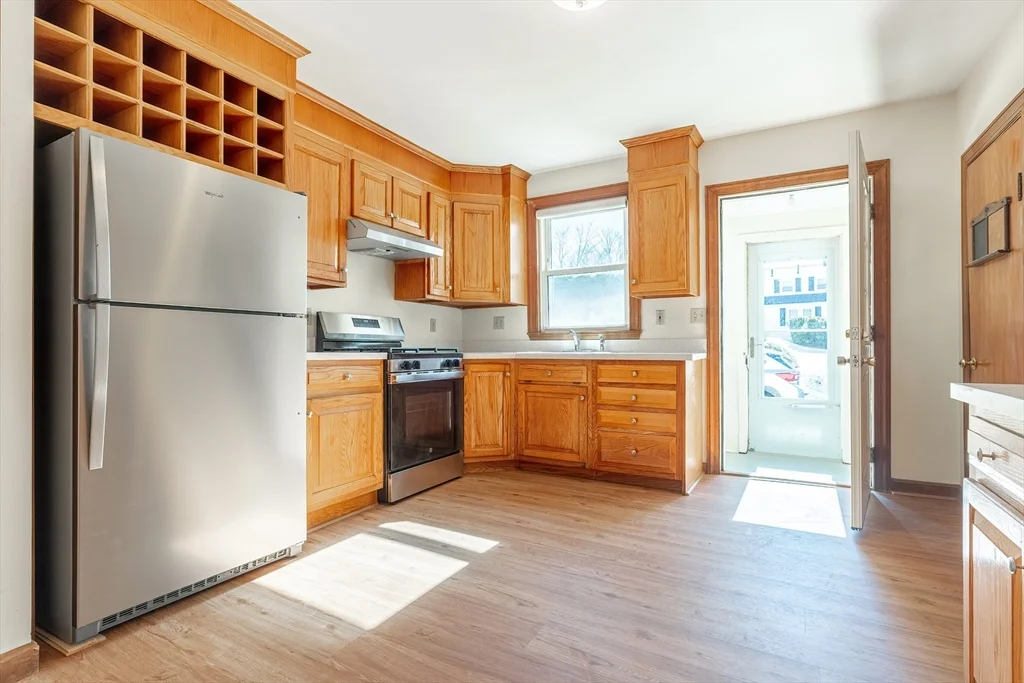 1 bed, 1 bath apartment for rent at 39 Frairy St Unit B, Medfield — photo 7 of 22