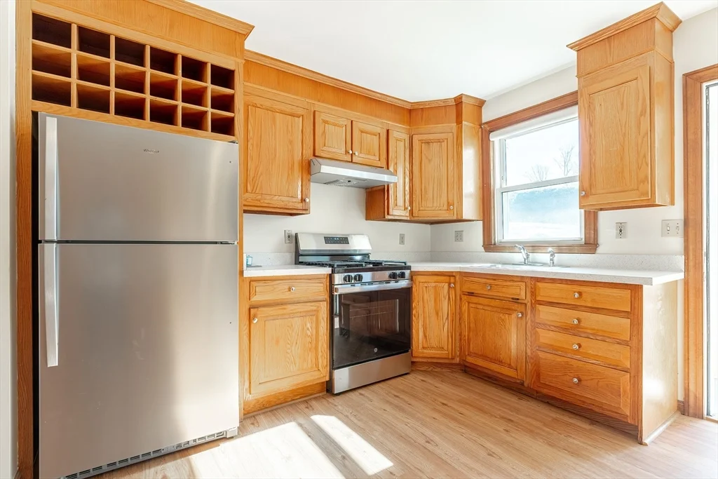 1 bed, 1 bath apartment for rent at 39 Frairy St Unit B, Medfield — photo 5 of 22