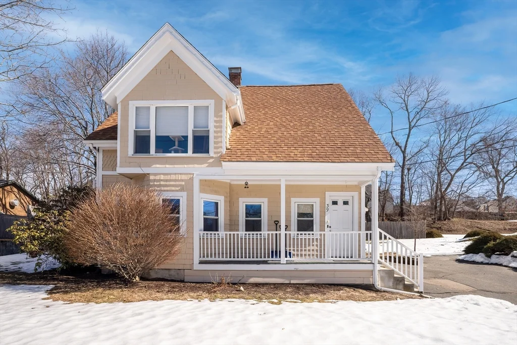 1 bed, 1 bath apartment for rent at 39 Frairy St Unit B, Medfield — photo 1 of 22
