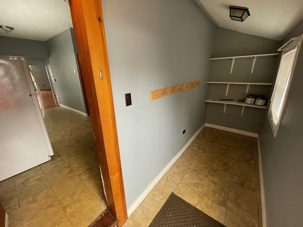 3 bed, 1 bath apartment for rent at 39 Franklin St Unit R, Woburn — photo 17 of 18