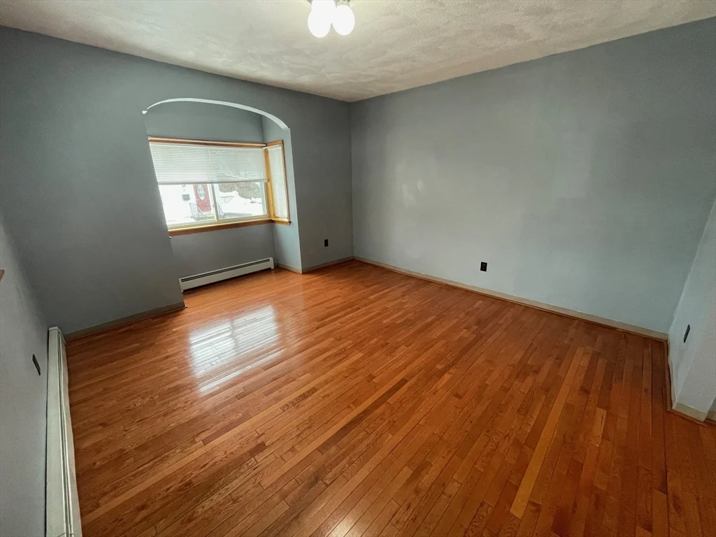 3 bed, 1 bath apartment for rent at 39 Franklin St Unit R, Woburn — photo 9 of 18