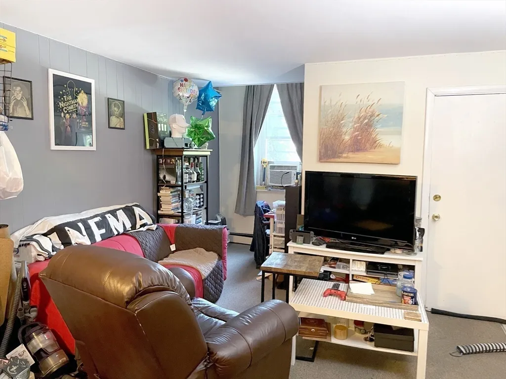 1 bed, 1 bath apartment for rent at 39 Garrison Rd Unit B, Aspinwall Hill — photo 11 of 17