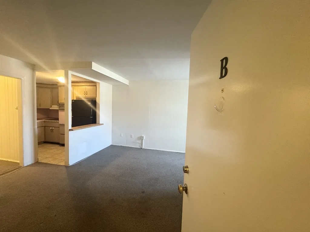 1 bed, 1 bath apartment for rent at 39 Garrison Rd Unit B, Aspinwall Hill — photo 4 of 17