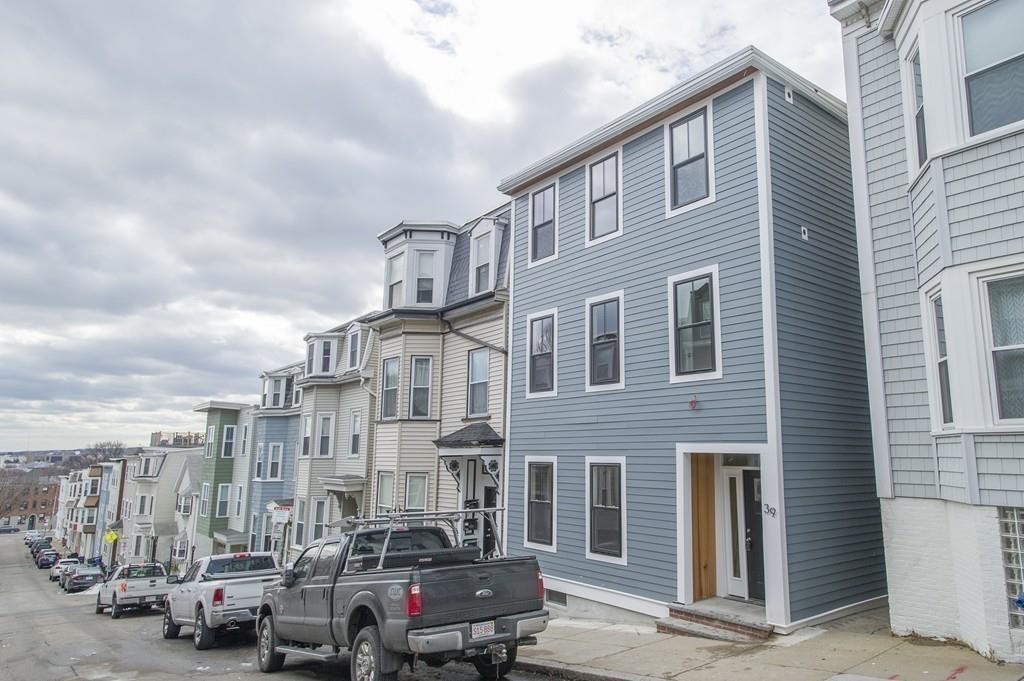 2 bed, 2 bath apartment for rent at 39 Gates Unit 1, South Boston