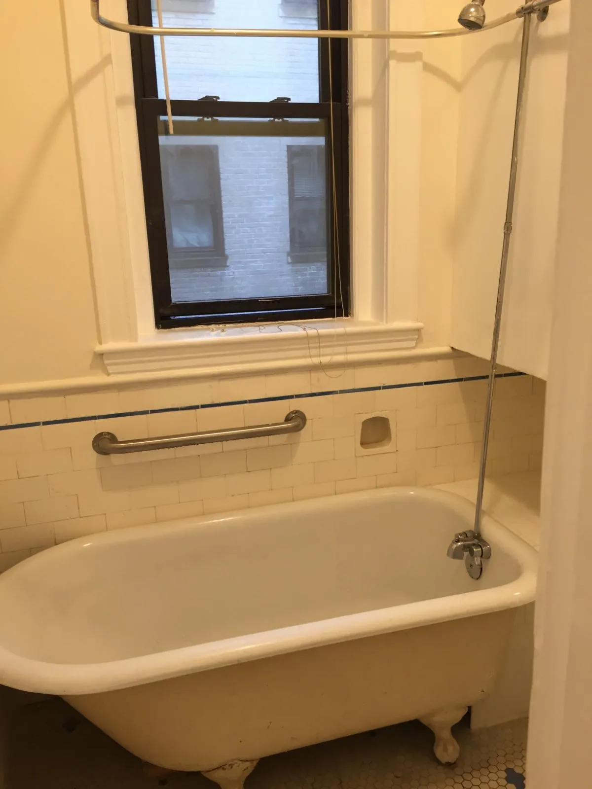 1 bed, 1 bath apartment for rent at 39 Glenville Ave Unit 4, Allston — photo 6 of 9