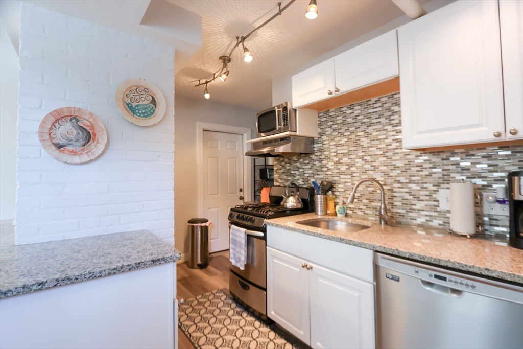 2 bed, 1 bath apartment for rent at 39 Glenville Unit 71B, Boston — photo 1 of 11