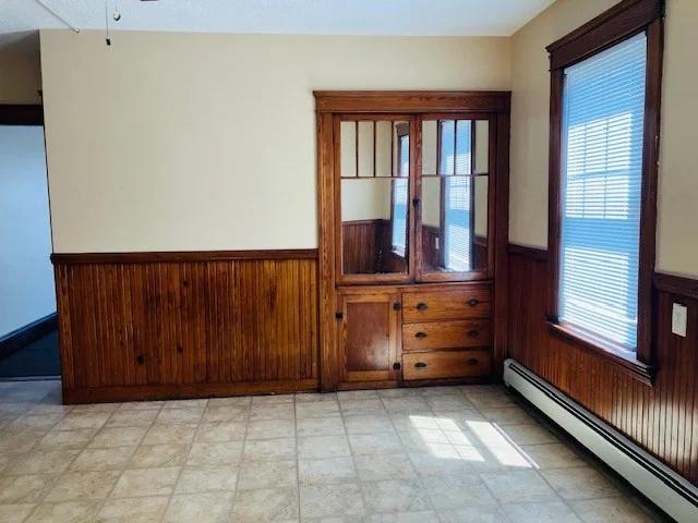 3 bed, 1 bath apartment for rent at 39 Granby Unit 1, Worcester — photo 5 of 6