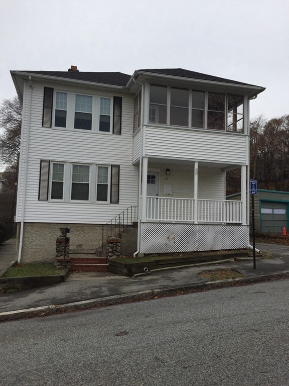 3 bed, 1 bath apartment for rent at 39 Granby Unit 2, Worcester — photo 1 of 9