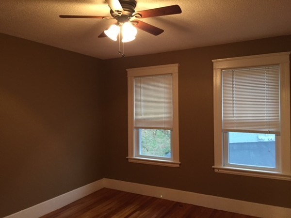 3 bed, 1 bath apartment for rent at 39 Granby Unit 2, Worcester — photo 7 of 9