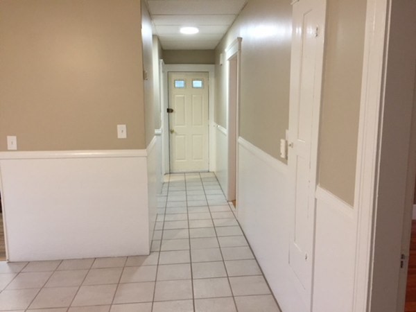 3 bed, 1 bath apartment for rent at 39 Granby Unit 2, Worcester — photo 4 of 9