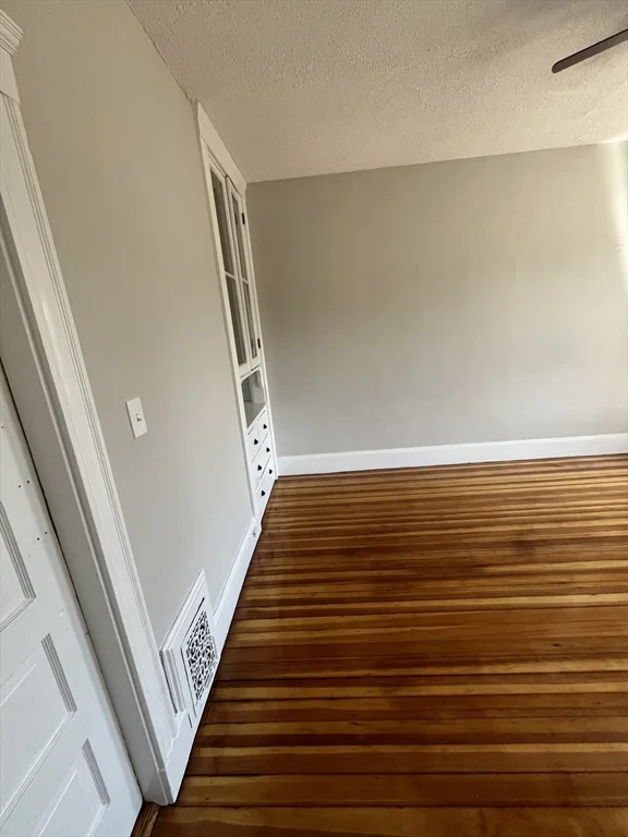 3 bed, 1 bath apartment for rent at 39 Granite Ave Unit 2, Dorchester — photo 4 of 17