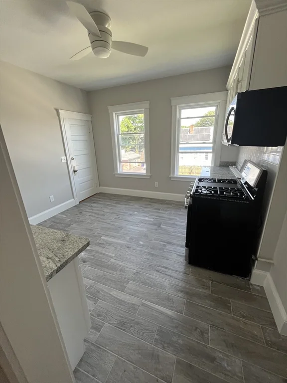 3 bed, 1 bath apartment for rent at 39 Granite Ave Unit 2, Dorchester — photo 5 of 17