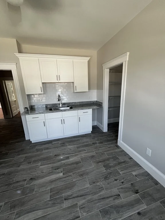 3 bed, 1 bath apartment for rent at 39 Granite Ave Unit 2, Dorchester — photo 6 of 17