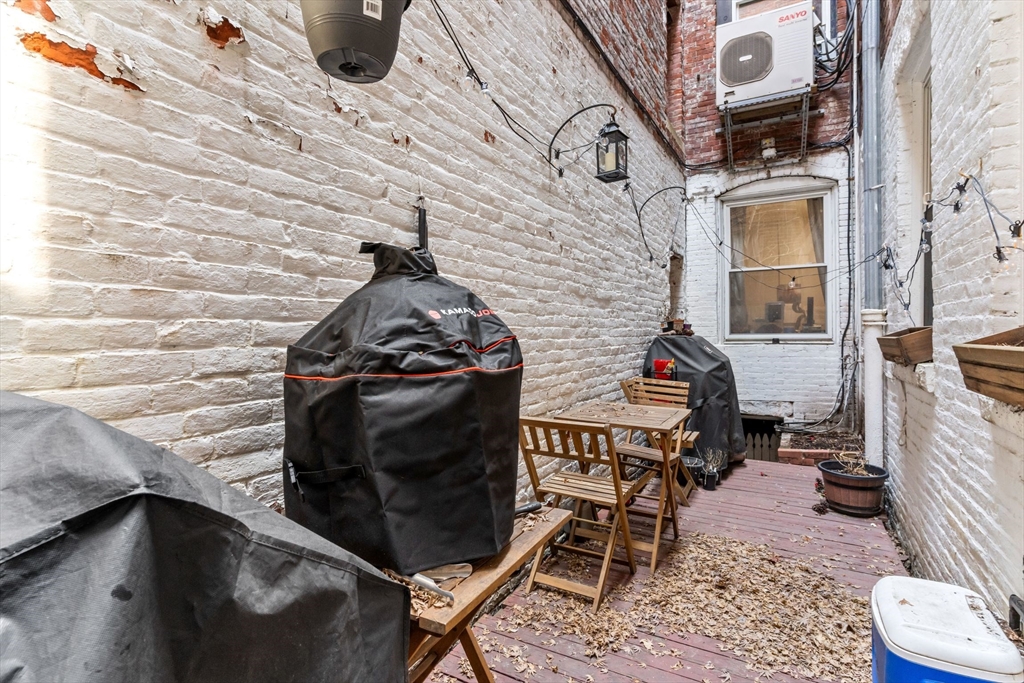 2 bed, 1 bath apartment for rent at 39 Grove St Unit 1, Beacon Hill — photo 12 of 16