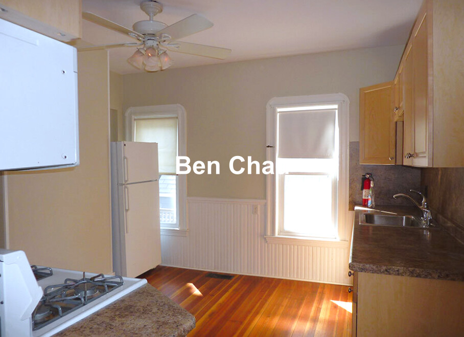 3 bed, 1 bath apartment for rent at 39 Hall Ave Unit 2B, Powder House Square — photo 6 of 8