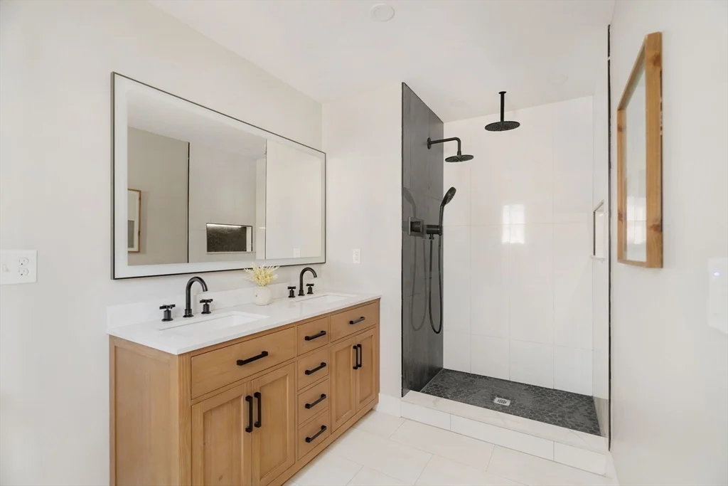 3 bed, 2 bath apartment for rent at 39 Hancock St Unit 2, Dorchester — photo 13 of 20