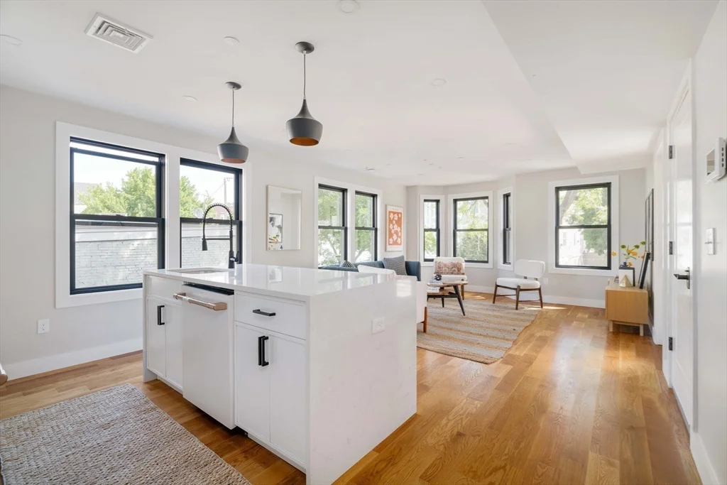 3 bed, 2 bath apartment for rent at 39 Hancock St Unit 2, Dorchester — photo 3 of 20